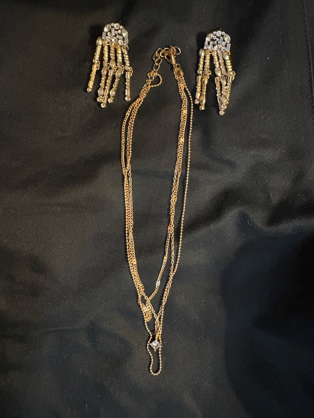 Source Unknown Gold Multi-Strand Chain Necklace with Crystal Accent & Earrings!!